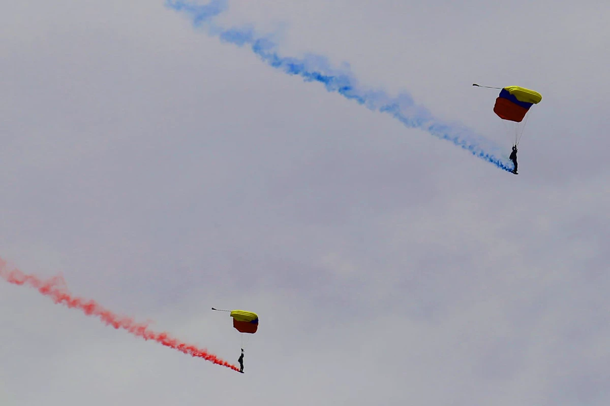 Equipo "guila de Gules" de la Fuerza Aeroespacial Colombiana.